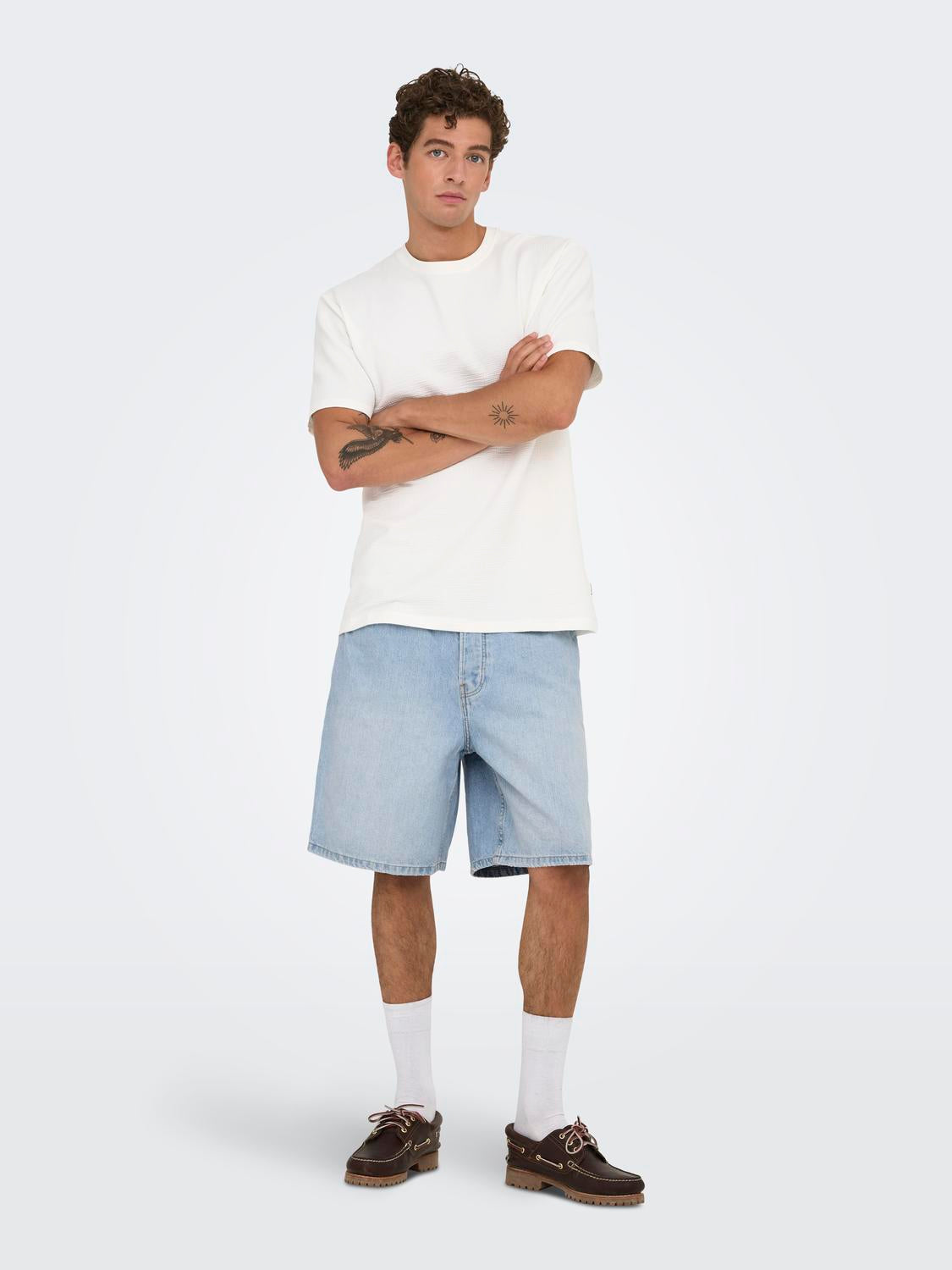 model_shot-front_full